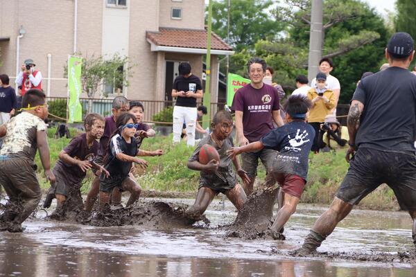 たんぼラグビーのようす2